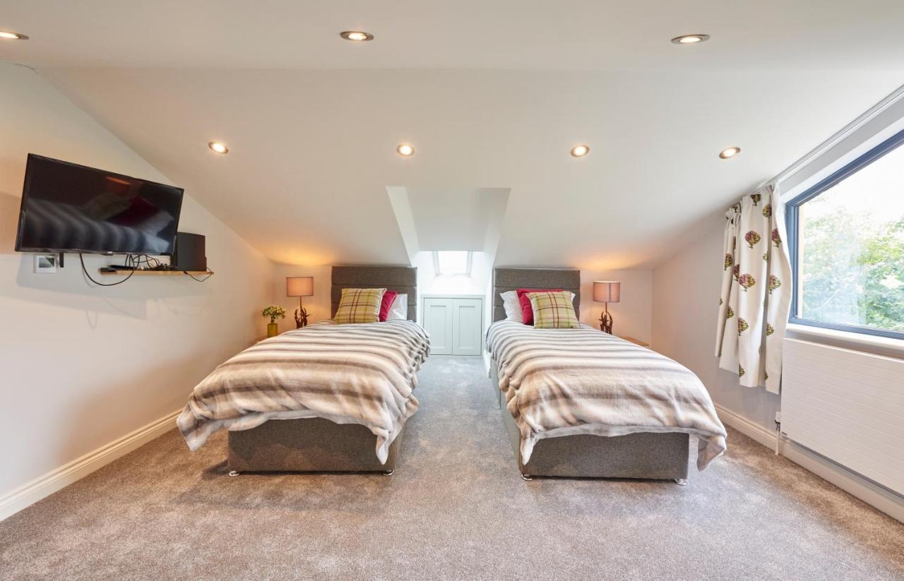 Holiday home Hen With Hot Tubs - Big Drift And Fairchilds Barn *