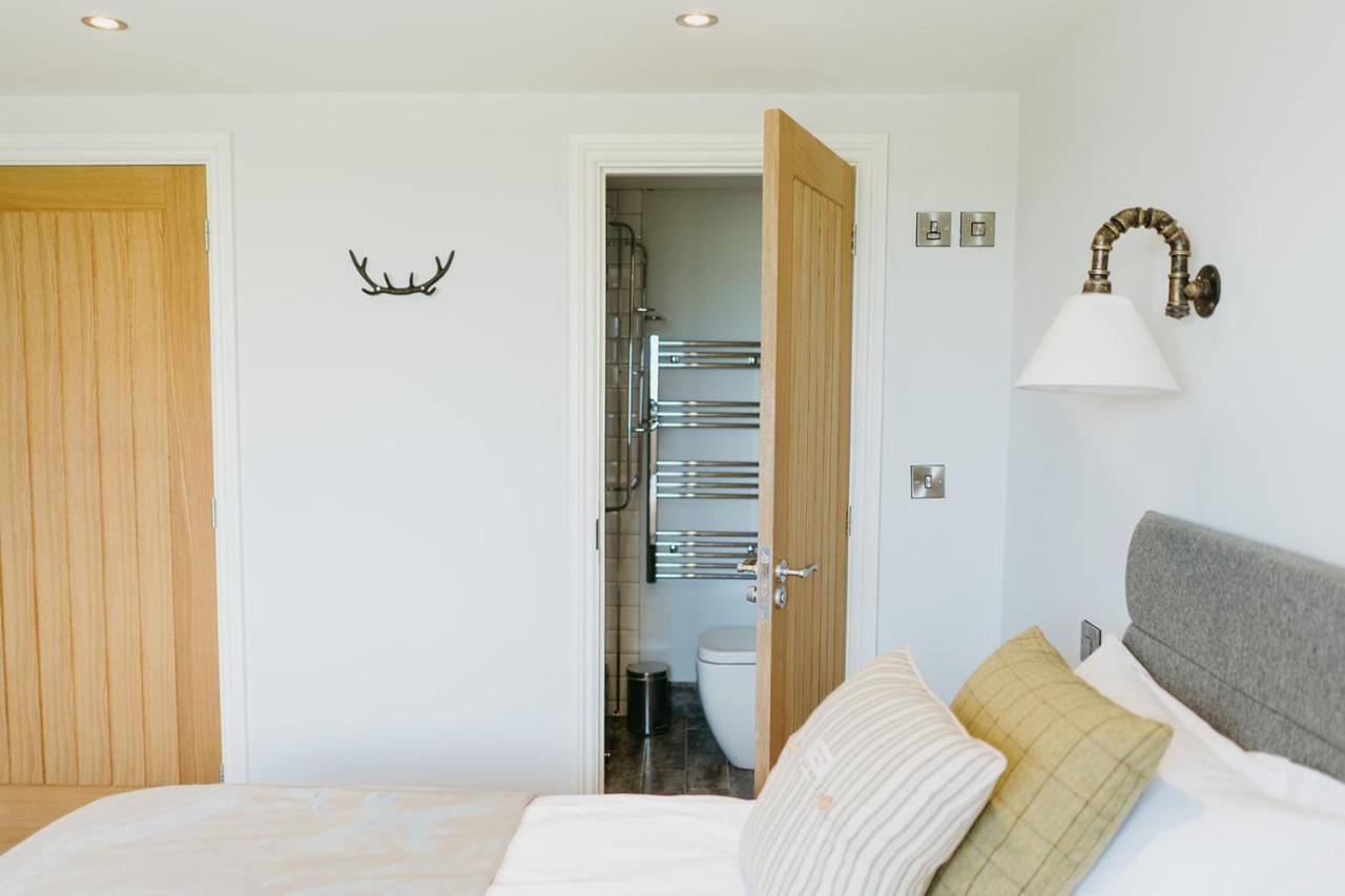 Holiday home Hen With Hot Tubs - Big Drift And Fairchilds Barn Caldecott