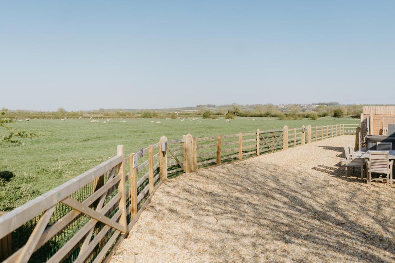 Hen With Hot Tubs - Big Drift And Fairchilds Barn Holiday home